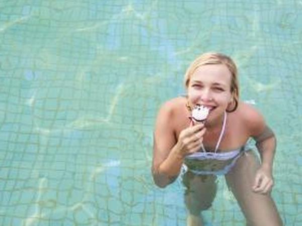 Hrana, ki je pred plavanjem ne bi smeli jesti